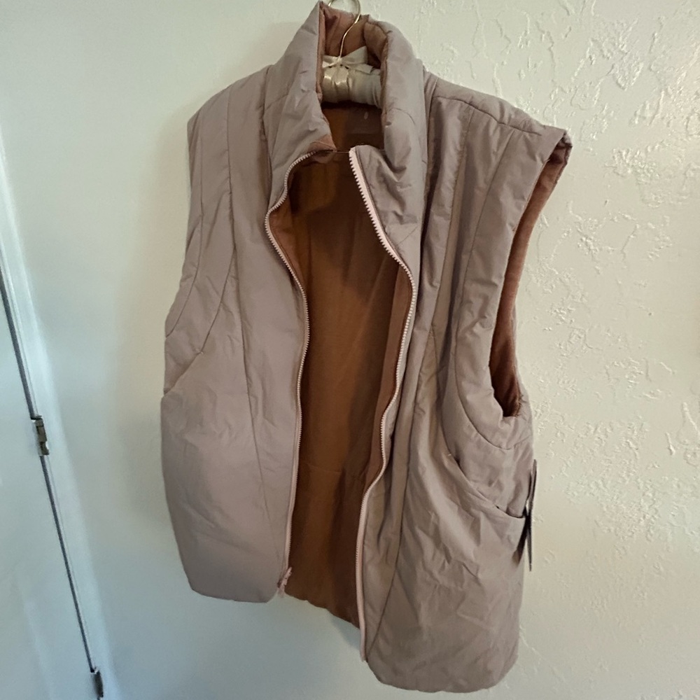 Women's Quilted Vest - Tan